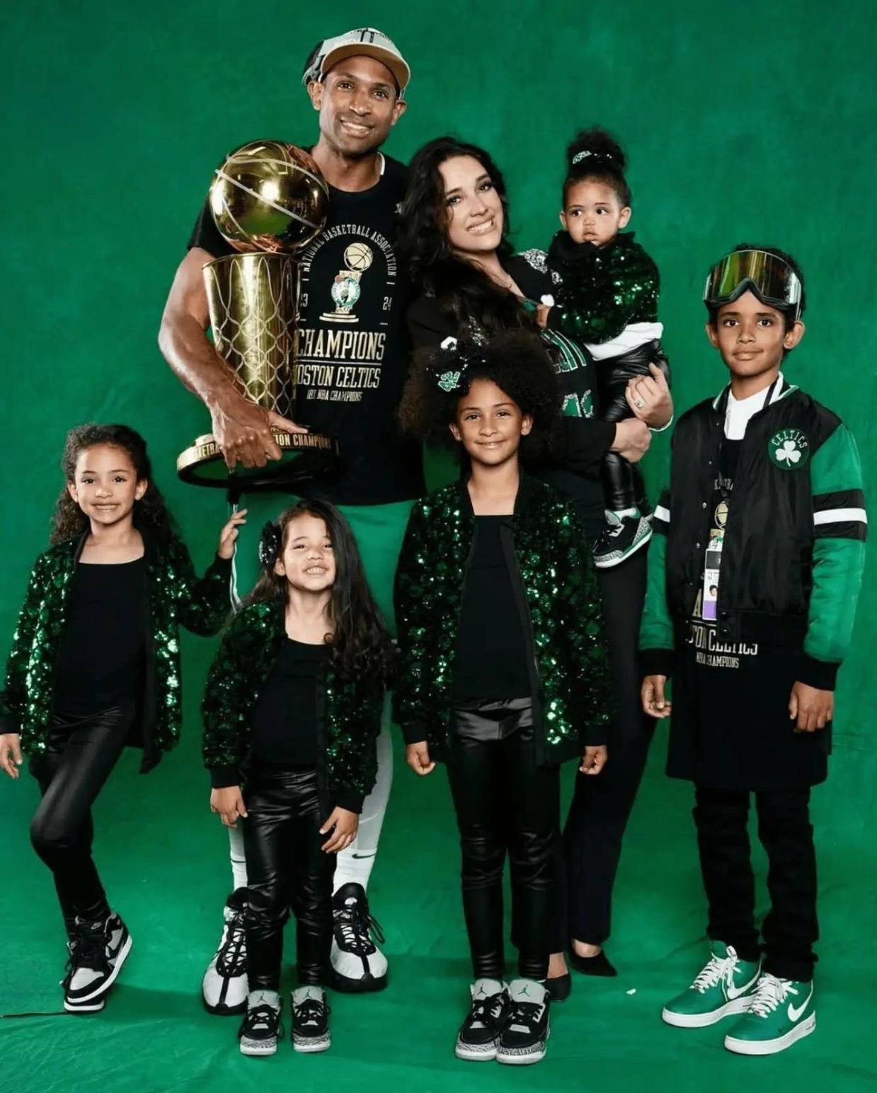 霍福德第六个孩子将出生 这会影响他下家选择