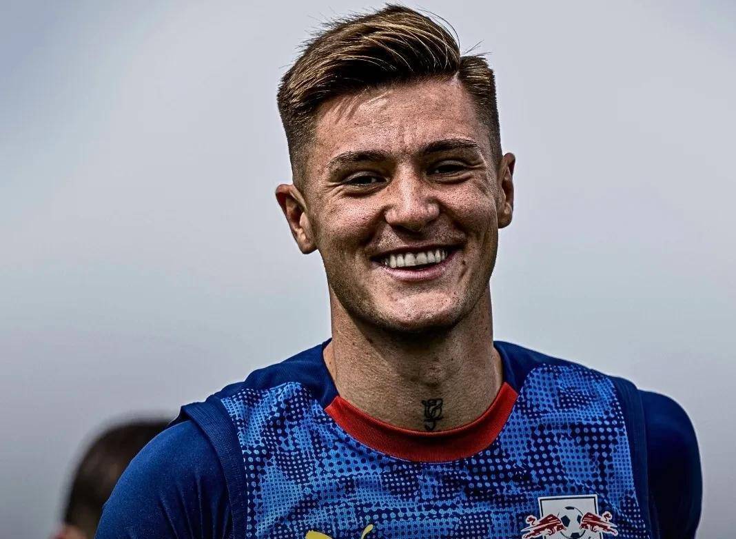 一夜5笔重磅转会，C罗喜迎强援，曼联、巴黎等豪门疯狂出手